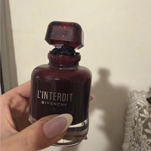 Givenchy L'Interdit Rouge - Picture 1 of 2